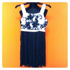 Girls black and white summer dress sleeveless